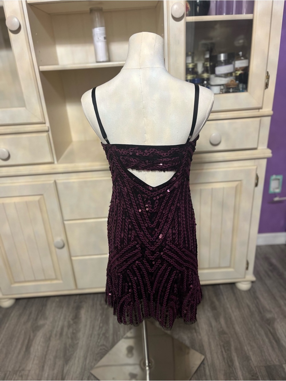 Sequin Cocktail Dress Burgundy Plum Geometric Open Back Fringe Hem Party Dress - Picture 4 of 10